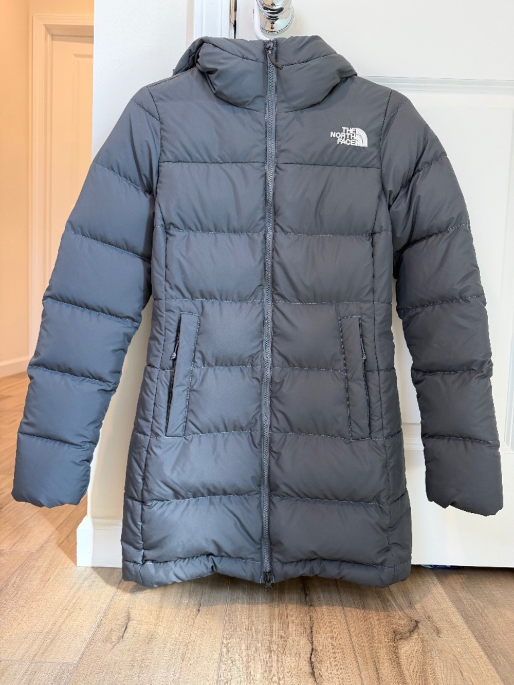 The North Face Women’s 550 Down Puffer Parka Gray XS NF0A4R31